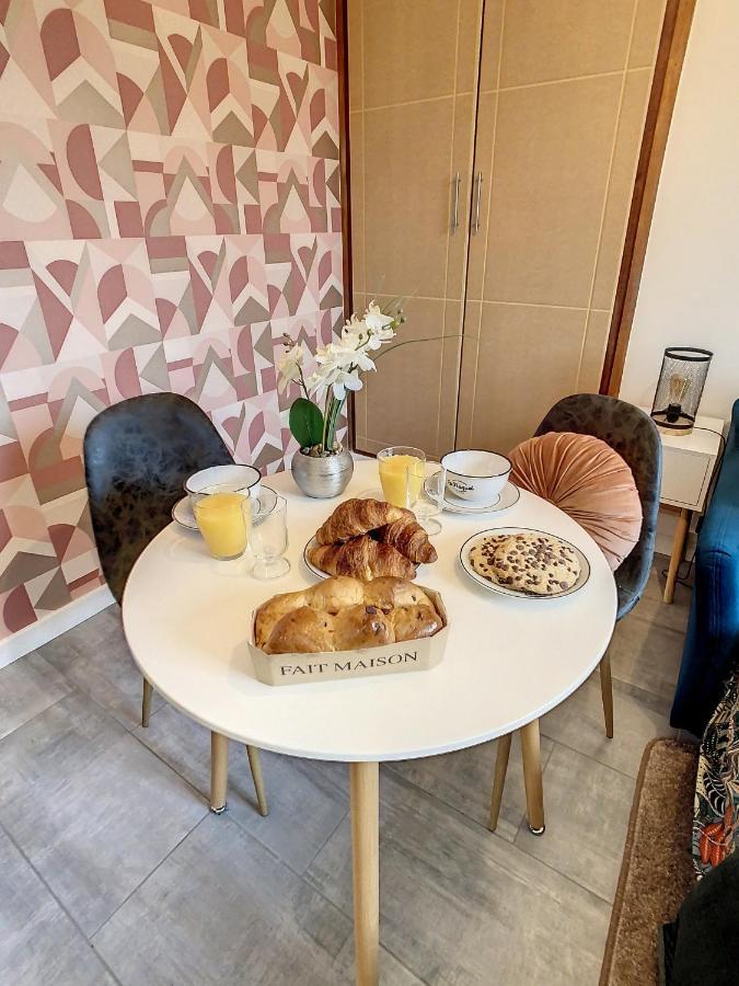 Joli Studio Meuble Tout Equipe Hyper Centre Wifi Apartman Troyes Kültér fotó