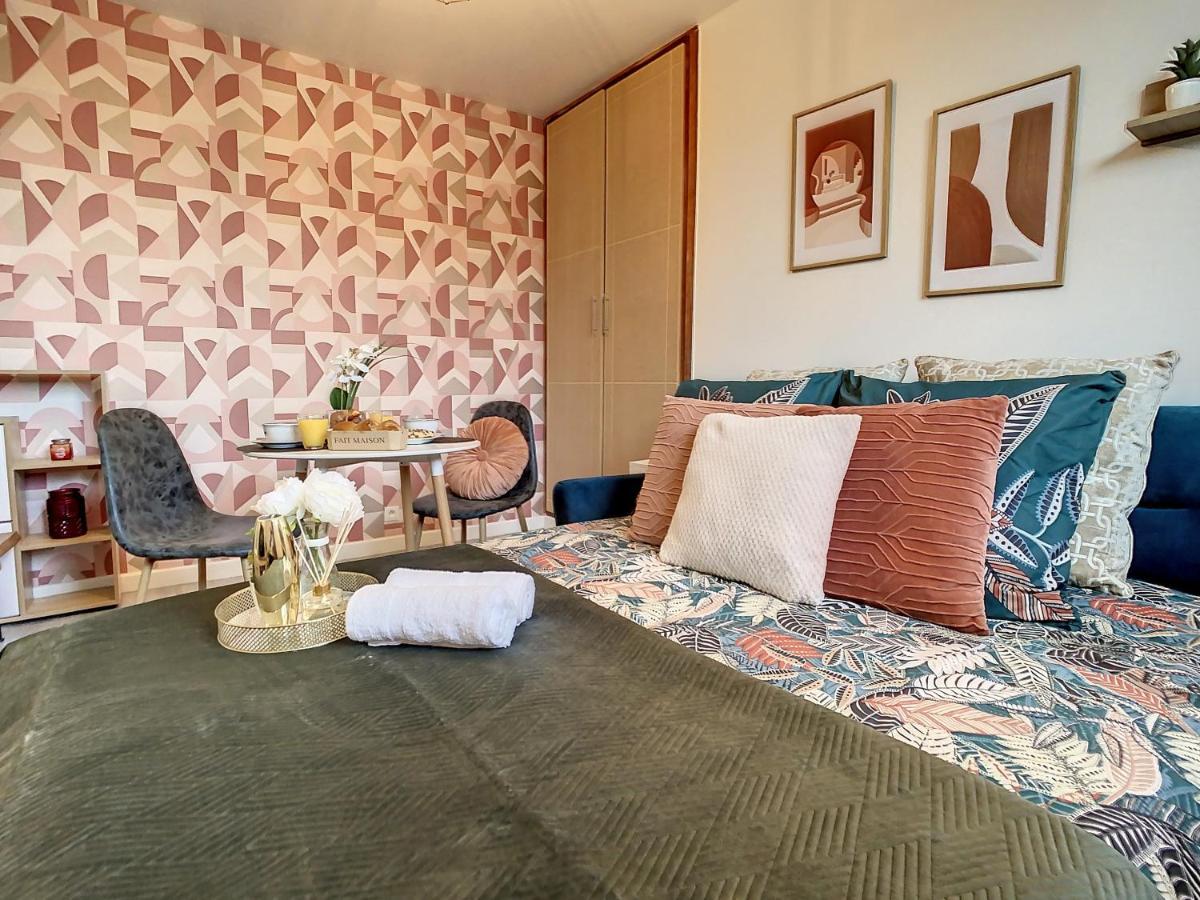 Joli Studio Meuble Tout Equipe Hyper Centre Wifi Apartman Troyes Kültér fotó